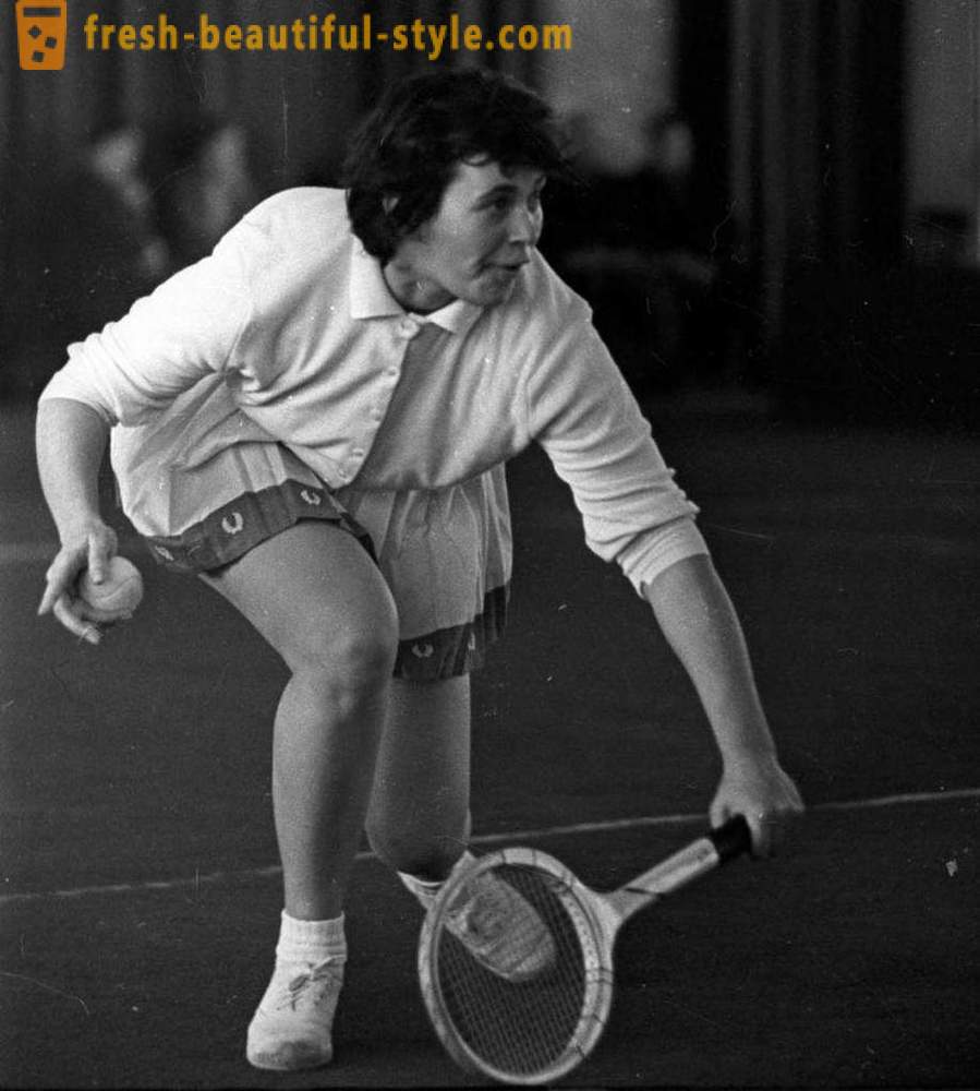 Anna Dmitrieva: biografia, data de nascimento, atingindo uma carreira no tênis e comentador desportivo