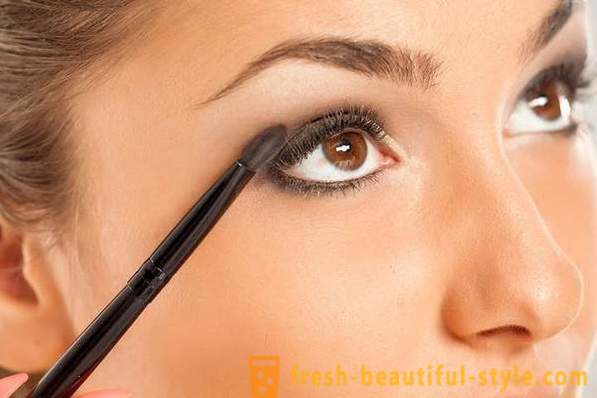 Bela maquiagem dos olhos: instruções passo a passo com fotos, artistas dicas de maquiagem