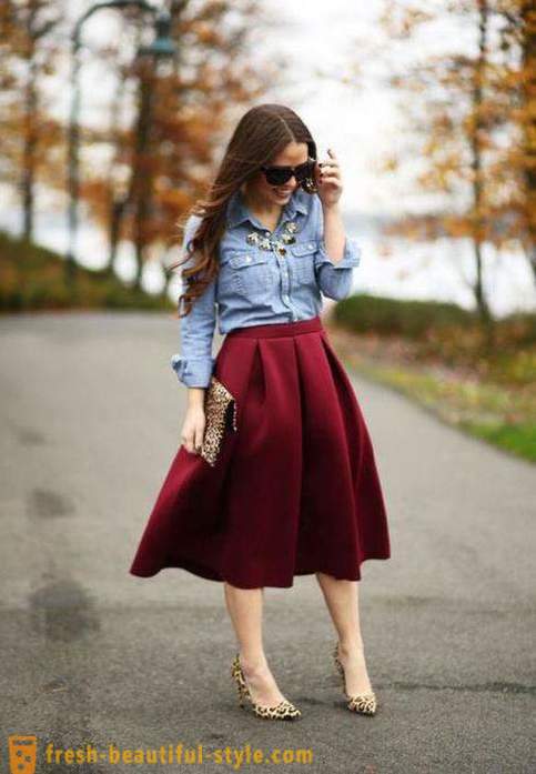 O que vestir com uma saia de Borgonha Dicas e combinação de cores