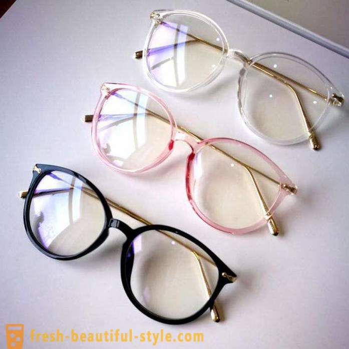 Óculos de marca com vidro transparente: características, modelos e comentários