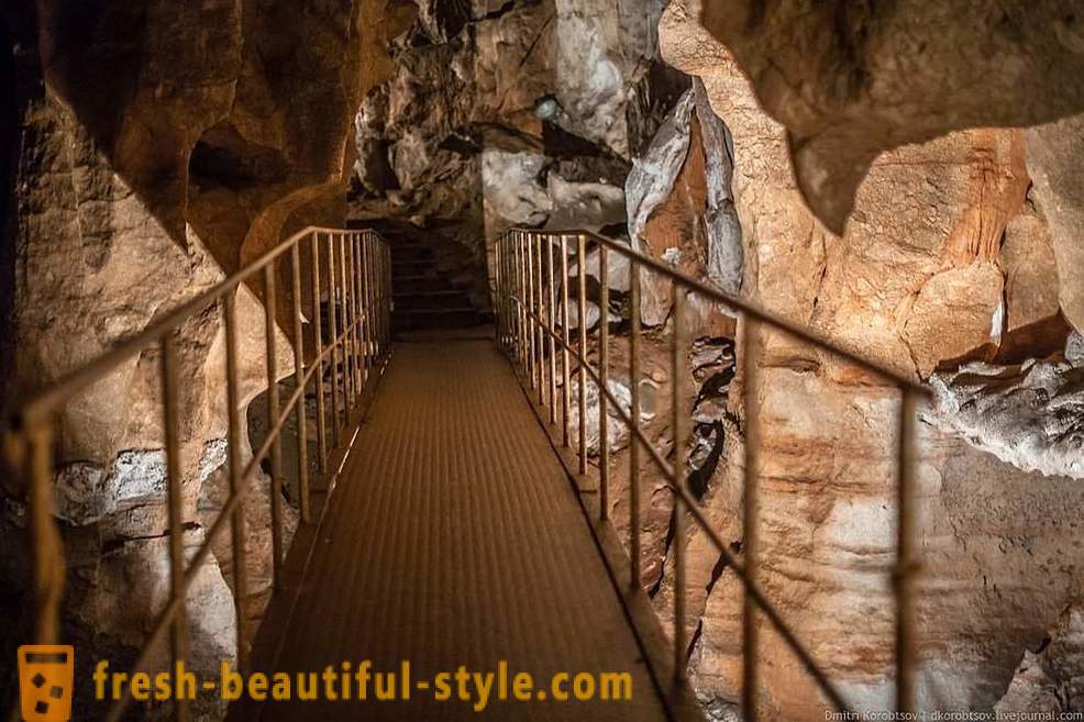Uma excursão ao maior complexo de cavernas na Croácia