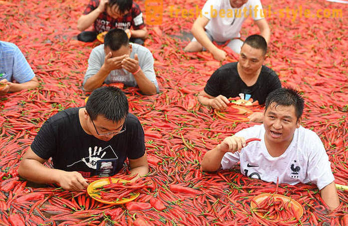 Não para os fracos de coração: na China houve uma pimentas-comer competição de velocidade