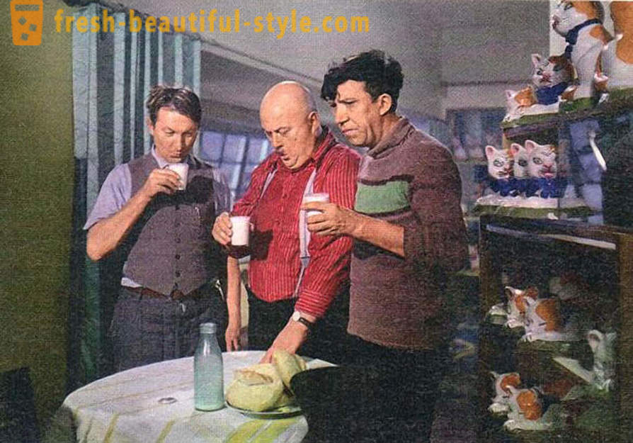 Detalhe do famoso trio de heróis de comédias soviéticos