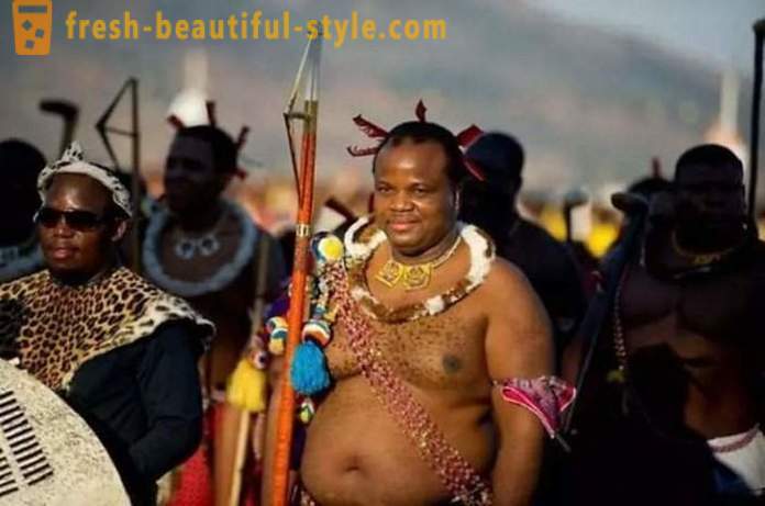 Cana-de-férias e virgens desfile na Suazilândia