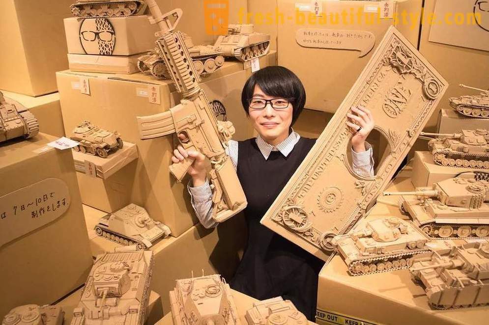 Esculturas surpreendentes de caixas de papelão