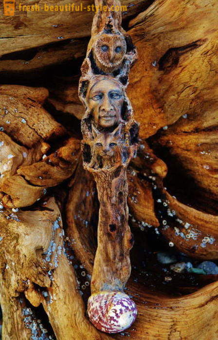 Bem-vindo à história: esculturas impressionantes de madeira flutuante, olhando para que inconscientemente acredita em milagres e magia