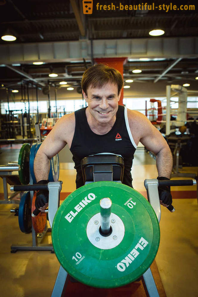 Efim Shifrin em seu 60º aniversário udelal Schwarzenegger