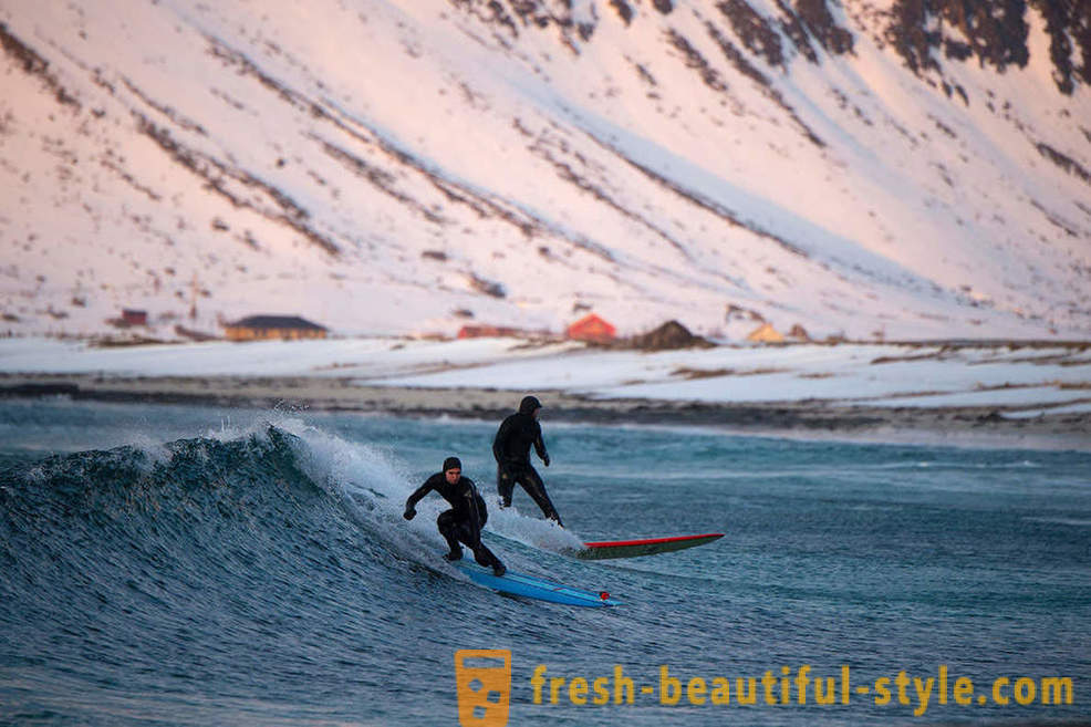 Surfistas extremo Ártico