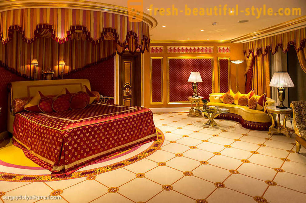 Existe uma casa de banho de ouro no Burj Al Arab?