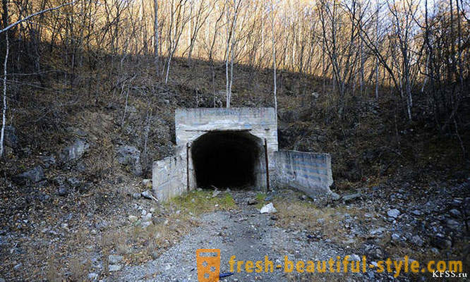 Viagem através de minas abandonadas do território de Primorsky