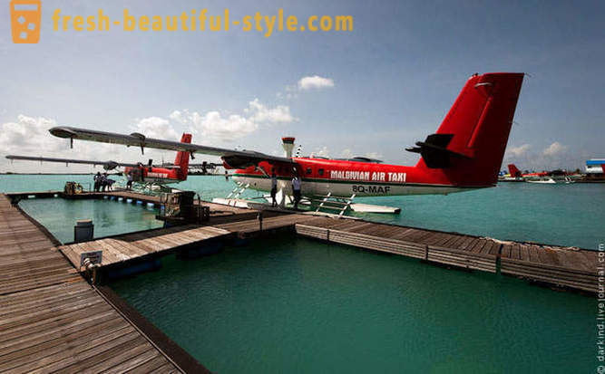 Voando sobre as Maldivas por hidroavião