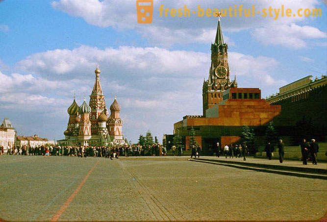 Moscou, 1956, nas fotografias de Jacques Dyupake
