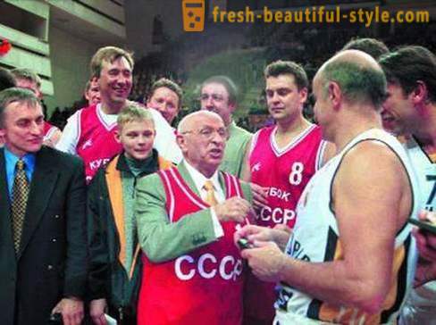 Alexander Gomelsky: carreira de treinador, prêmios, medalhas e lendas de vida pessoal