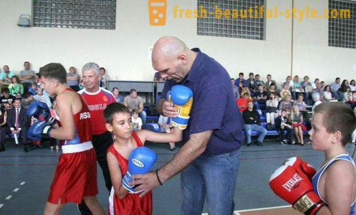 Boxeador russo Nikolai Valuev: altura e peso, família, filhos