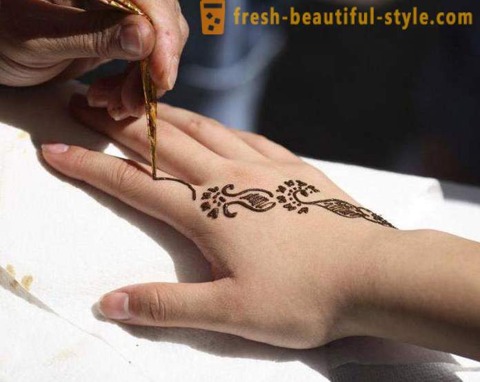 Tatuagens temporárias para 3 meses sem uso de henna e sua aplicação