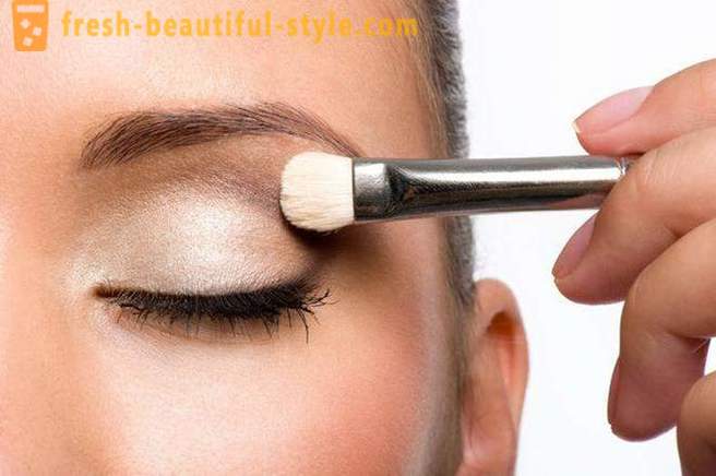 Make-up e formato dos olhos. dicas úteis de maquiadores