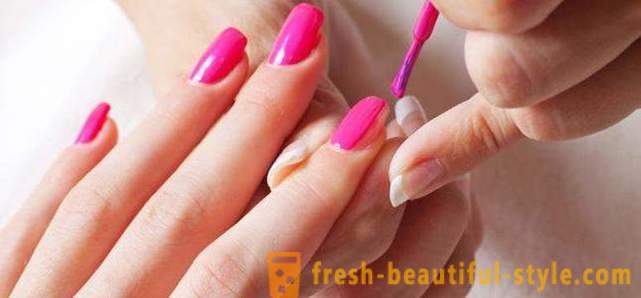 Manicure: unhas bonitas por 15 minutos