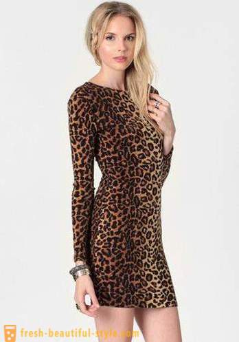 Vestido do leopardo predador bonito