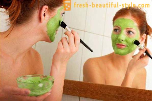 As máscaras faciais de clareamento: pele cuidados profissionais em casa