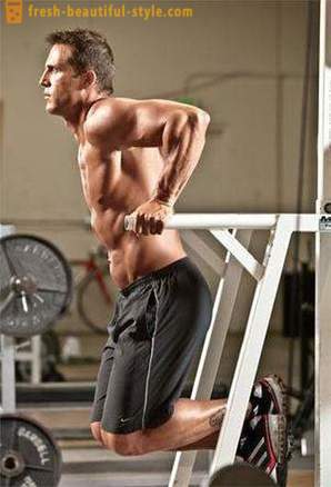 Dips - exercício eficaz para os músculos do peito e do ombro