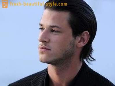 Corte de cabelo modelo para os homens como um meio para atrair a atenção