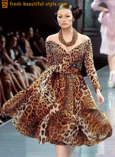 Vestido Leopard: o que vestir e como se vestir?